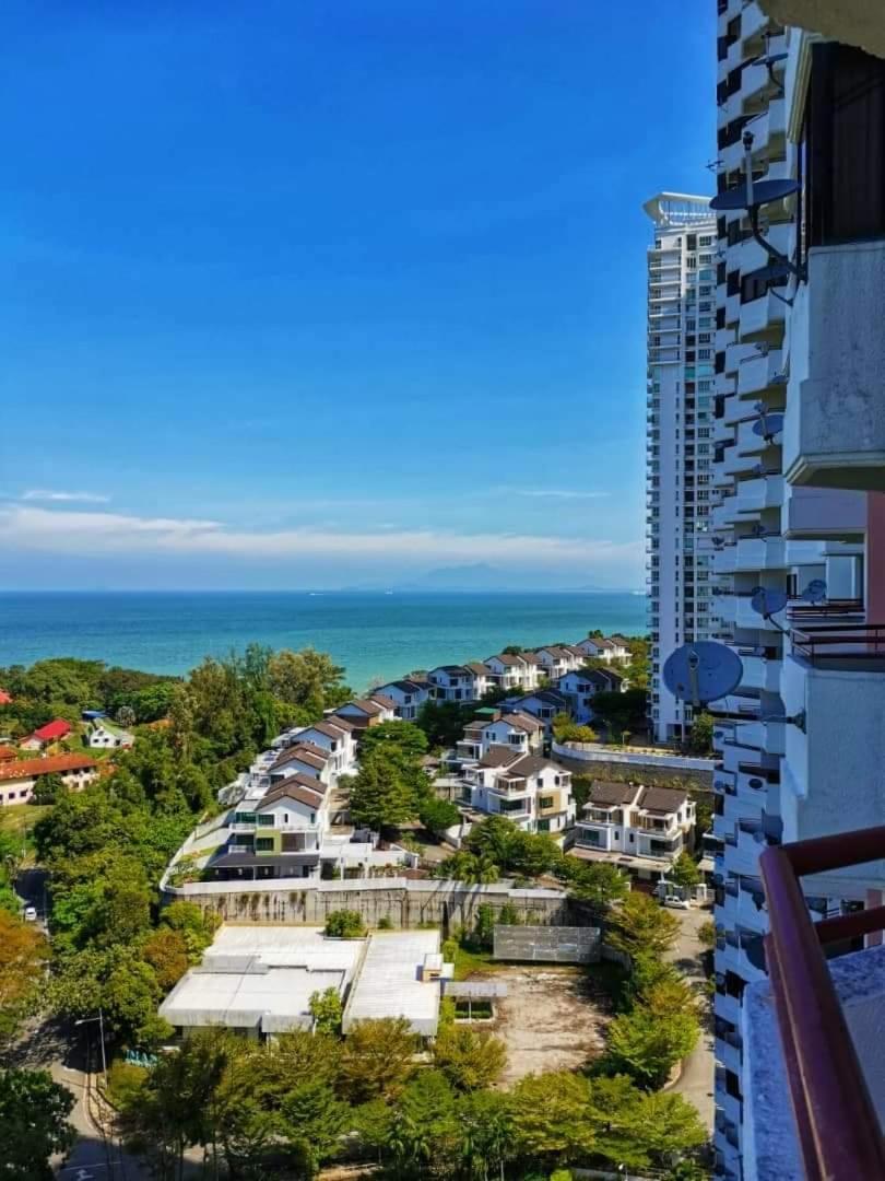 Airbnb At Sri Sayang Batu Ferringhi Beach Luaran gambar