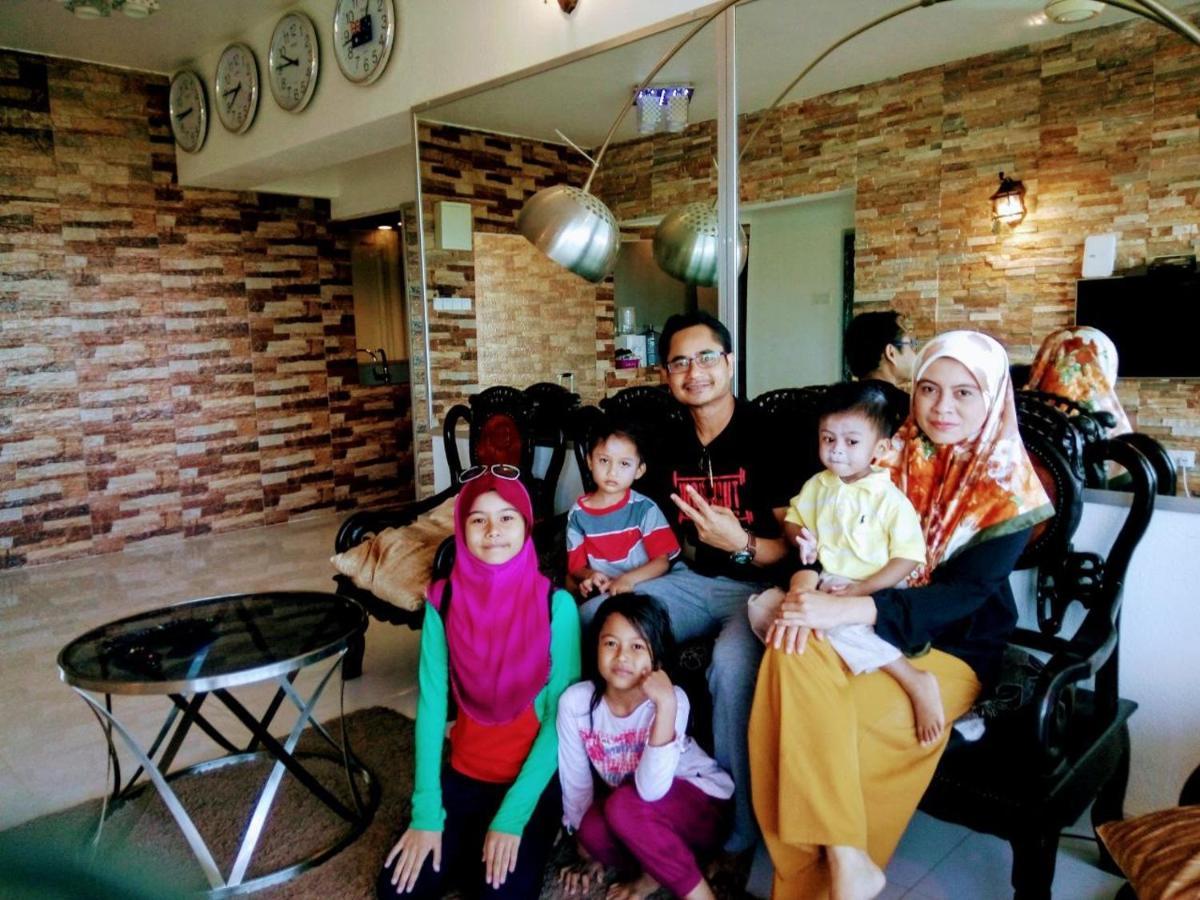 Airbnb At Sri Sayang Batu Ferringhi Beach Luaran gambar