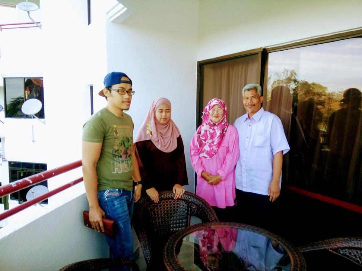 Airbnb At Sri Sayang Batu Ferringhi Beach Luaran gambar