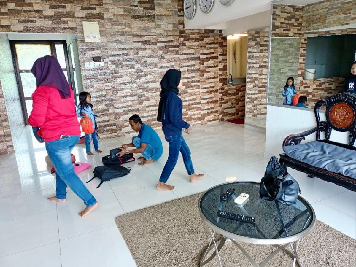 Airbnb At Sri Sayang Batu Ferringhi Beach Luaran gambar
