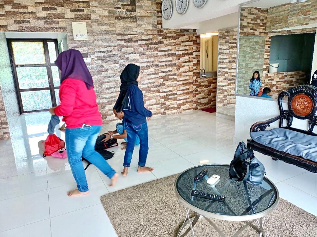 Airbnb At Sri Sayang Batu Ferringhi Beach Luaran gambar
