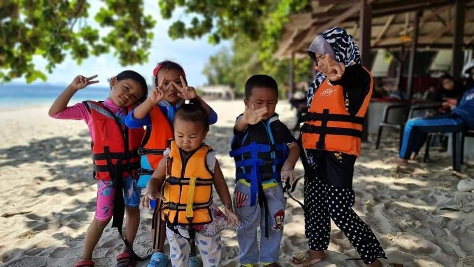 Airbnb At Sri Sayang Batu Ferringhi Beach Luaran gambar